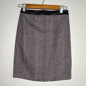 Banana Republic Women's Wool Blend Herringbone Straight Pencil Skirt Size 00P